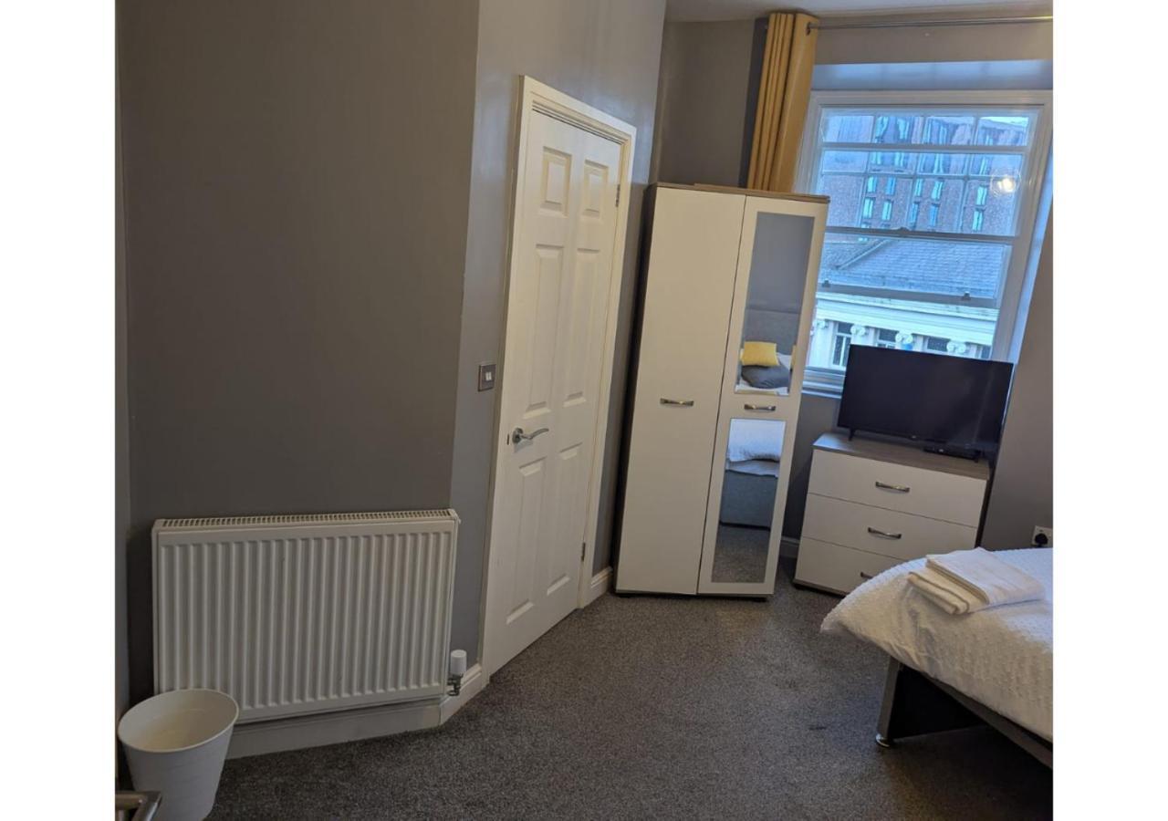 Darwin Stays - Service Accommodation In Newcastle Under Lyme City Centre Εξωτερικό φωτογραφία
